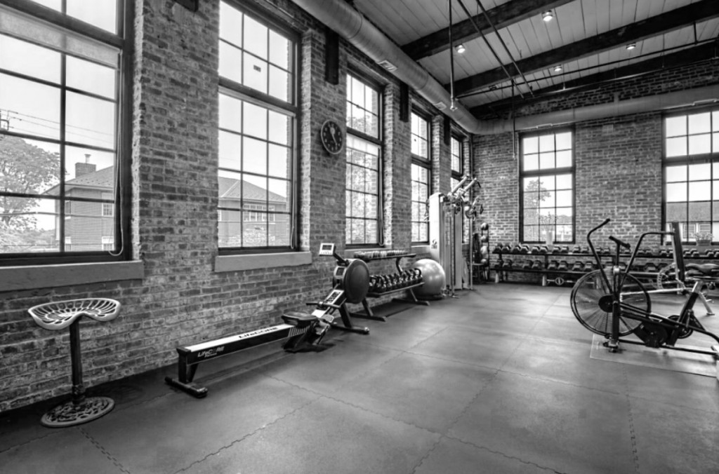 fitness-studio-bw